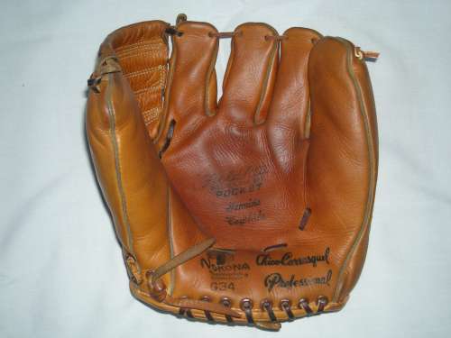 Chico Carrasquel Nokona G34 Front